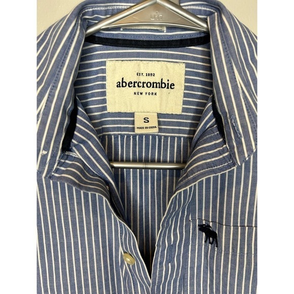 Abercrombie & Fitch Boys Button Up Muscle Tee Size Small - Picture 3 of 5